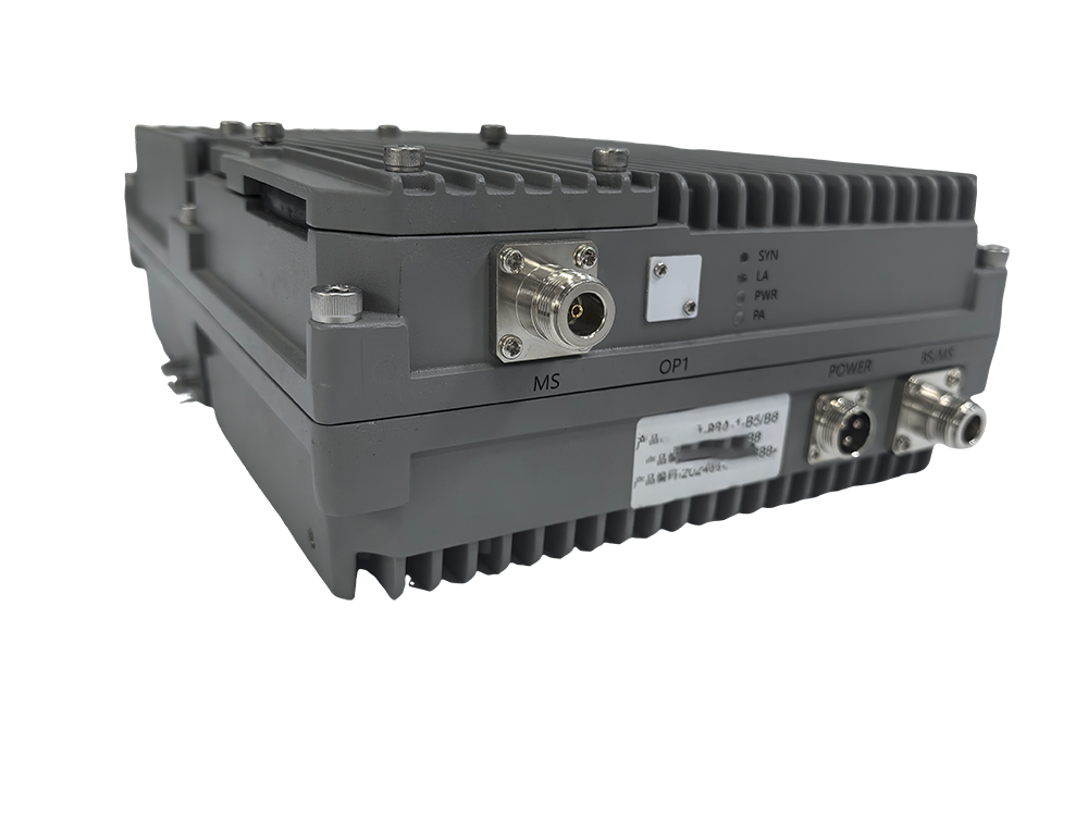  康巴什三频手机信号接收器2000㎡